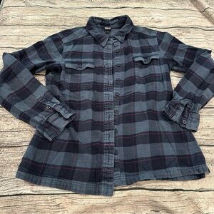 Patagonia Plaid Button-Up Fjord Flannel Shirt in Organic Cotton Size 10